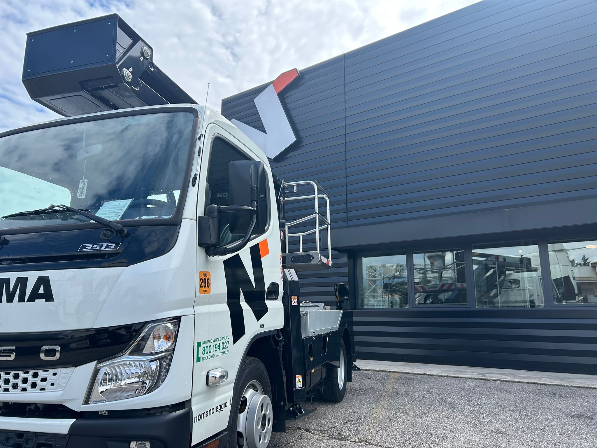 PIATTAFORMA AUTOCARRATA PALFINGER P 160° SU MITSUBISHI